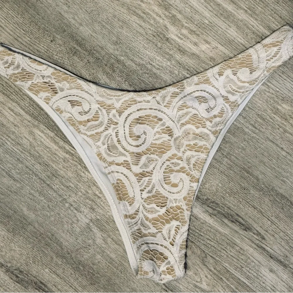 Cute White Crocheted Bikini with Scrunch Back Bottom - Size XL - Worn Once - Picture 7 of 10